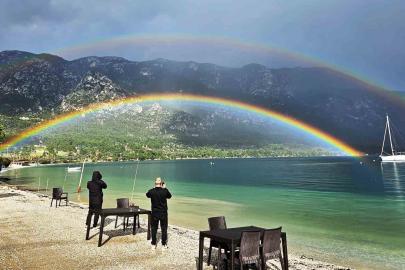 Muğla Akbük Koyu’nda oluşan Gökkuşağı mest etti