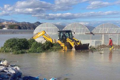 MUSKİ, Muğla genelinde etkili olan yoğun yağışlara anında müdahale ediyor