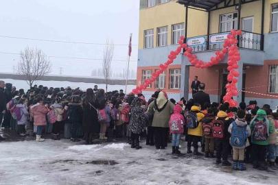 Muş’ta ikinci dönem "Bayrak Sevgisi" temasıyla başladı