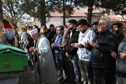 Nevşehir’de kayalıklardan düşerek yaşamını yitiren genç kız son yolculuğuna uğurlandı