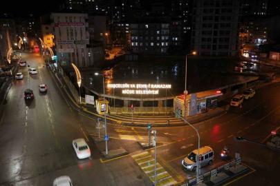 Niğde’de Ramazan ayında Ömer Halisdemir Meydanı’nda görsel şölen
