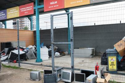 Nilüfer’de elektronik atıklar kontrollü şekilde toplanıyor