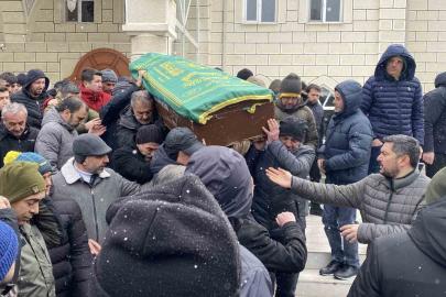 Oğlunun acısına yüreği dayanamayan anne son yolculuğuna uğurlandı