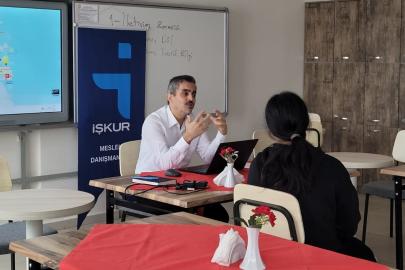 Öğrencilere meslek seçiminin önemi anlatıldı