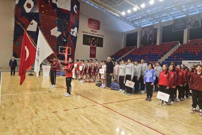 Okul Sporları Basketbol Gençler A Yarı Final Müsabakaları açılış seremonisi yapıldı