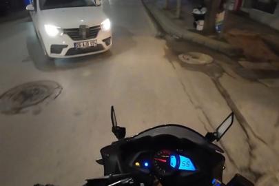 Önüne bir anda çıkan araçtan kıl payı kurtuldu