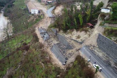 Ordu-İç Anadolu bağlantı yolundaki heyelan havadan görüntülendi