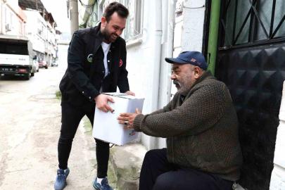 Osmangazi’de Ramazan kolisi dağıtımı devam ediyor