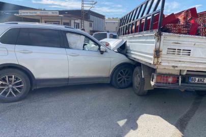 Osmaniye’de otomobil ile pikap çarpıştı 2 yaralı