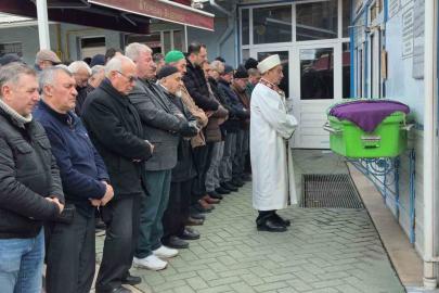 Otobüs kazasında ölen kadın son yolculuğuna uğurlandı