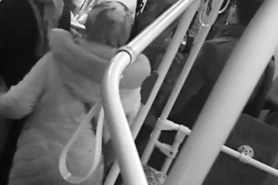 Otobüs şoförü fenalaşan yolcuyu hastaneye yetiştirdi