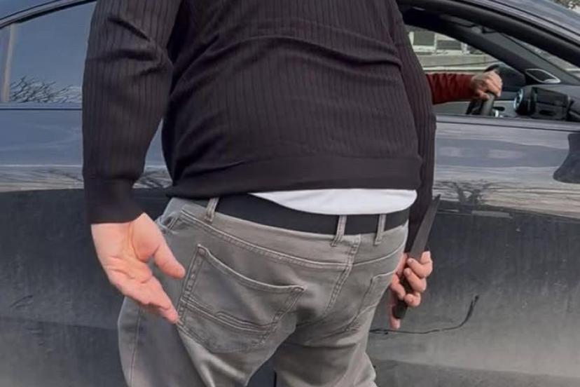 Otomobil sürücüsünü bıçakla tehdit eden minibüs şoförü tutuklandı