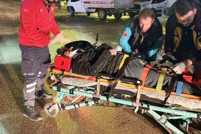 Otomobilin çarpıp kaçtığı motosiklet sürücüsü yaralandı