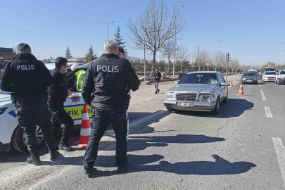 Otomobilin çarptığı 15 yaşındaki çocuk ağır yaralandı