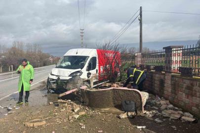 Pınarhisar’da panelvan araç çeşmeye çarptı: 1 yaralı