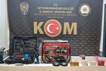 Polis kaçak parfüm ve elektronik malzeme ele geçirdi