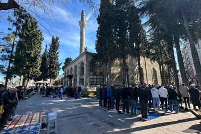 Ramazan’ın ilk cumasında camiler doldu taştı