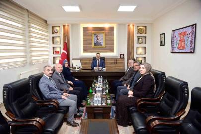 Rektör Kibar Sarıgöl’de temaslarda bulundu