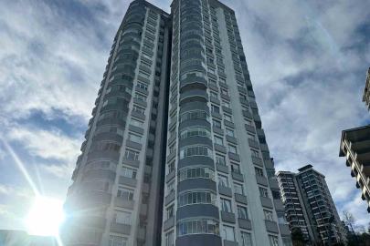 Rize’de binanın 10. katından düşen akademisyen yaşamını yitirdi