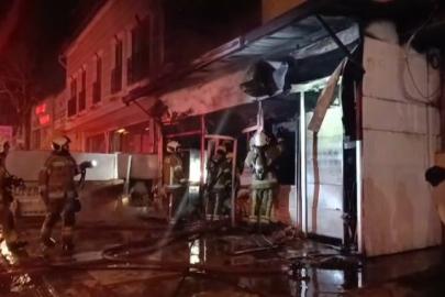 Sabah saatlerinde yangın çıkan dükkan kullanılamaz hale geldi