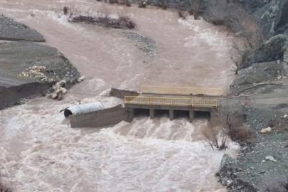 Sağanak yağış hayatı olumsuz etkiledi