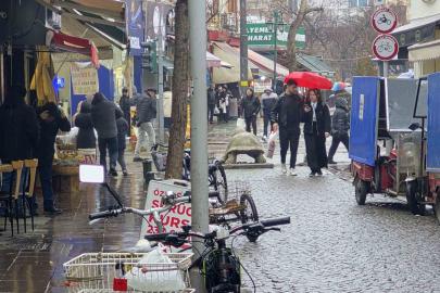 Sağanak yağış kentte etkisini gösterdi