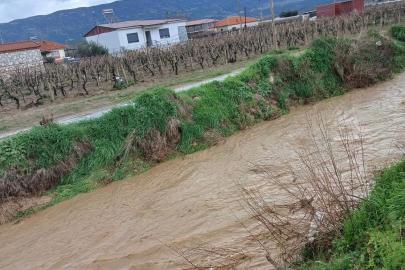 Sağanak yağış Sarıgöl’de kuruyan dereleri canlandırdı