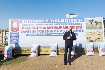 Şahinbey Belediyesi 75 milyon metrekarelik mera alanını gübreledi