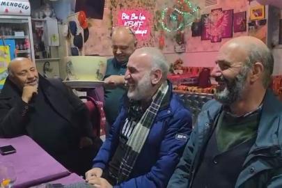 Şakacı kahveye gelen çıkamıyor