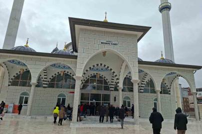 Sandıklı Merkez Cami ibadete açıldı