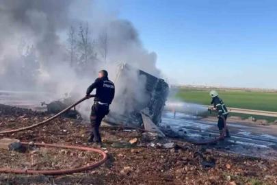 Şanlıurfa’da devrilen yakıt yüklü tır alev topuna döndü: 1 yaralı