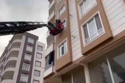 Şanlıurfa’da istinat duvarı çöktü: Binada mahsur kalanlar kurtarıldı