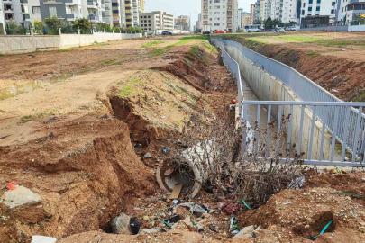 Sarıçam’da dere yatağına ev yapılması, alt yapı yetersizliği sele neden oluyor