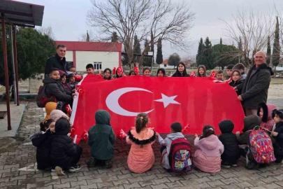 Sarıgöl’de okullarda ’Bayrağımıza saygı ve sevgi’ etkinliği
