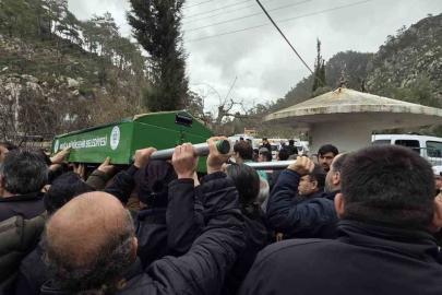 Selde hayatını kaybeden belediye işçisi son yolculuğuna uğurlandı