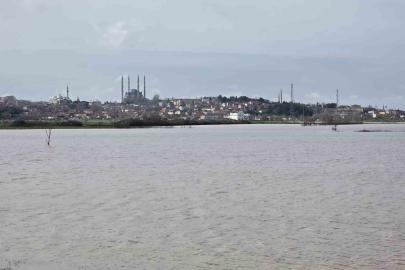Selimiye Camii, göle dönen tarlalardan İstanbul’daki Sultanahmet’i andırdı