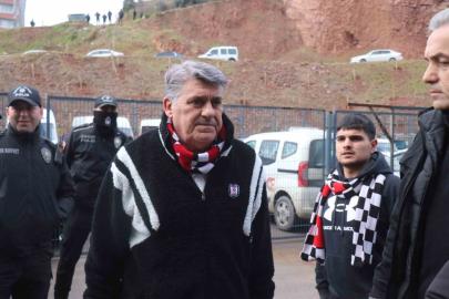 Serdar Adalı taraftarla birlikte maça geldi