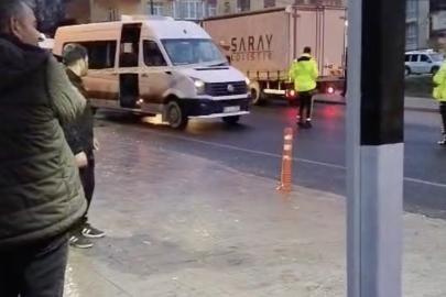 Servis minibüsünün çarptığı yaya hayatını kaybetti