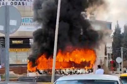 Seyir halindeyken alev alan halk otobüsü küle döndü