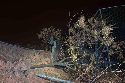 Siirt’te okulun istinat duvarı çöktü, iki okulda eğitime ara verildi