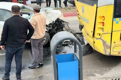 Siirt’te otomobil ile otobüs çarpıştı: 2 yaralı