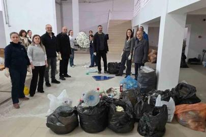 Sinop’ta denizin çöpü atölyede sanata dönüşüyor