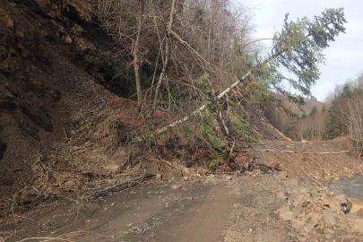 Sinop’ta heyelan nedeniyle ulaşım durdu