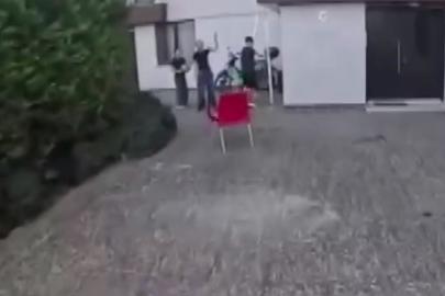 Siparişe gitti, kahraman oldu: Çatıda mahsur kalan çocuğu kurye kurtardı