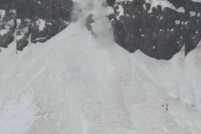 Şırnak’ta çığ düşme anı kamerada