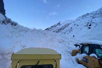 Şırnak’ta çığ düştü: 4 köy yolu ulaşıma kapandı