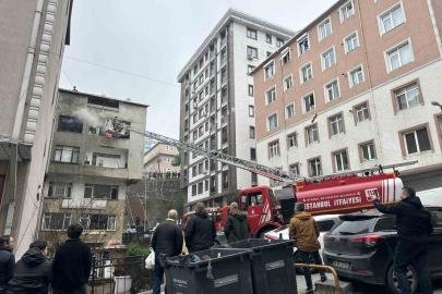 Şişli’de 5 katlı binada korkutan yangın