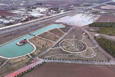 Sivas’ta yağmur suları ikiz gölet oluşturdu