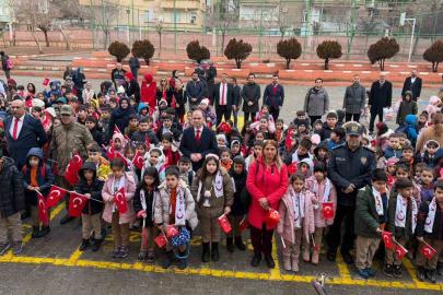 Siverek’te okullar bayrak sevgisi temasıyla açıldı