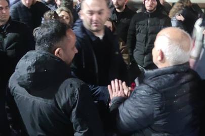 Sosyal medya hesabından paylaştığı öne sürülen bir mesaj nedeniyle yürütülen soruşturma kapsamında tutuksuz yargılanmak üzere adli kontrol şartıyla serbest bırakılan Görele Belediye Başkanı Hasbi Dede, yeniden ifadeye çağırıldı.